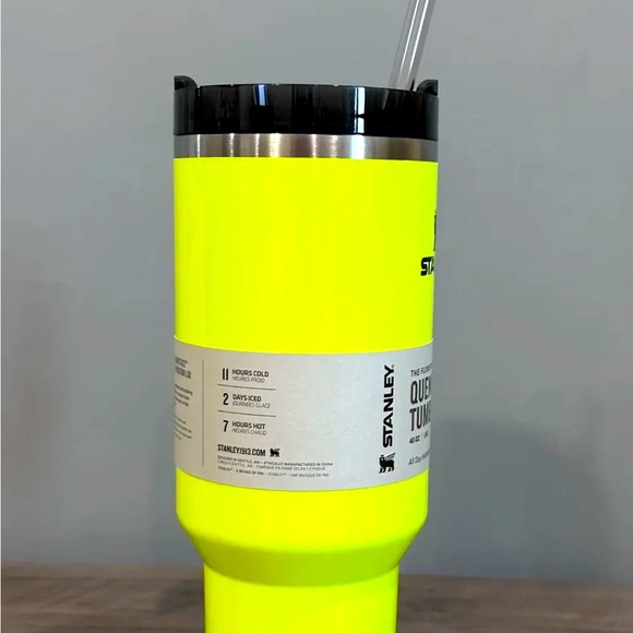 🖤🥎 Stanley NEW LIMITED 40oz Quencher NEON YELLOW 🥎🖤 - Picture 4 of 8